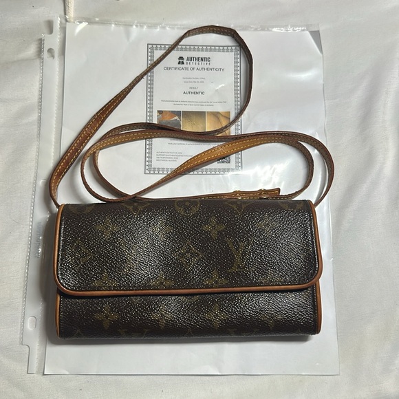 Louis Vuitton Twin GM with COA - Picture 6 of 8
